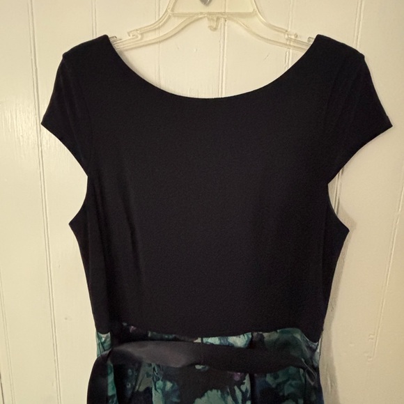 Floor-length Floral Formal Dress - Picture 2 of 8